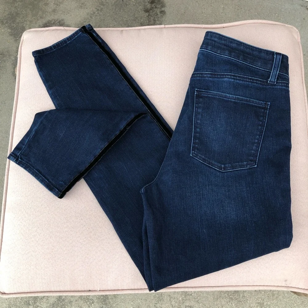 Talbots Flawless Stretchy Black Velvet‎ Trim Sides Blue Wash Slim Ankle Jeans 6